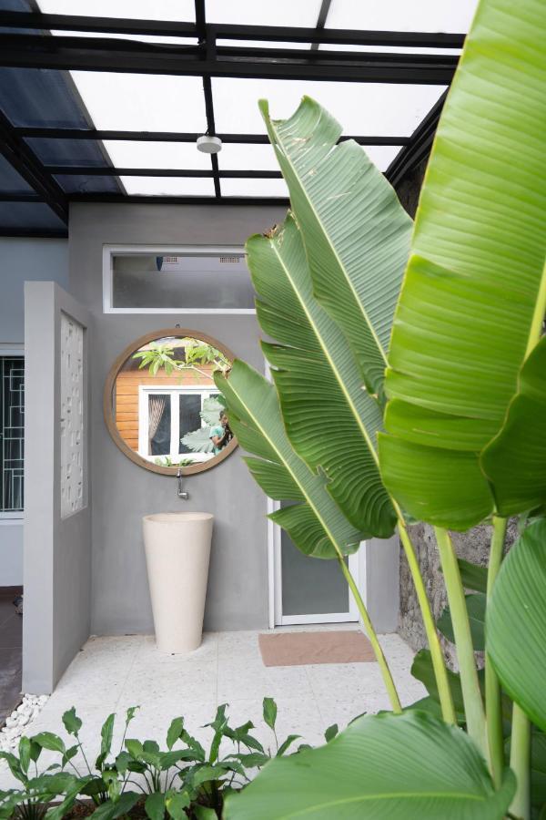 Casa de Odua Homestay Ngabean Exterior foto
